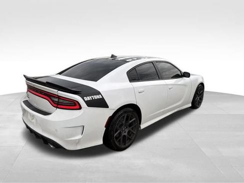 Used 2017 Dodge Charger R/T RWD image 3