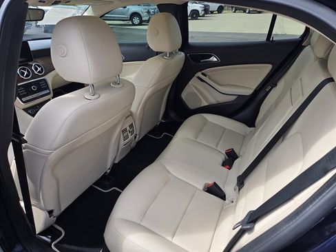 Used 2018 Mercedes-Benz GLA 250 4MATIC image 11