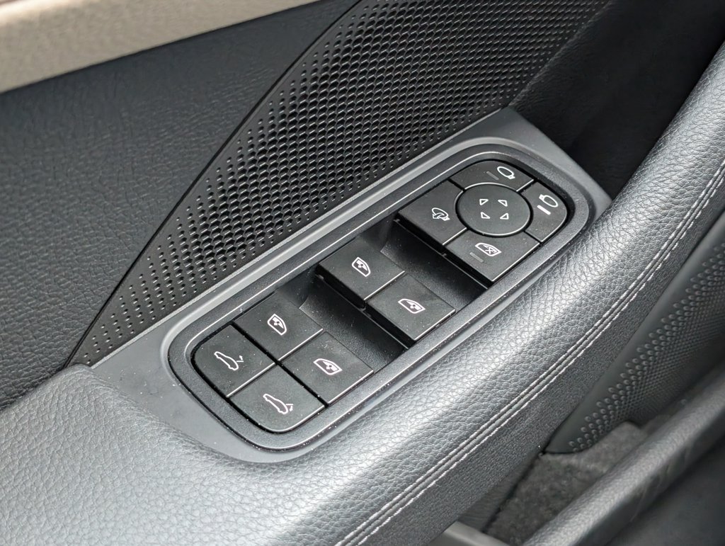 Certified 2025 Porsche Panamera RWD image 27