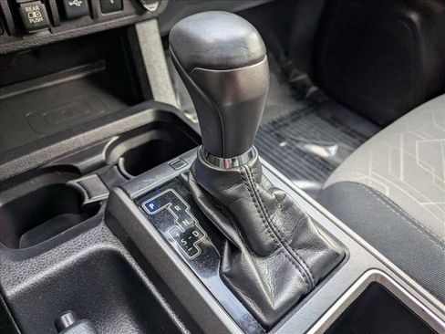 Used 2022 Toyota Tacoma TRD Off-Road image 10