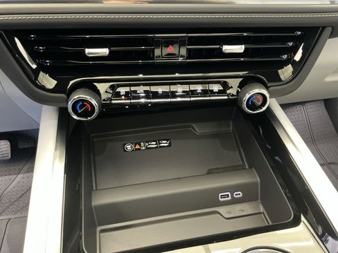 New 2026 Chevrolet Tahoe Premier w/ Sun And Tow Package AWD/4WD image 22