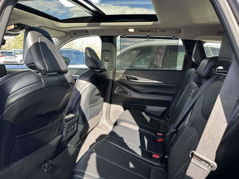 Used 2023 INFINITI QX60 Luxe w/ Performance Audio Package image 10