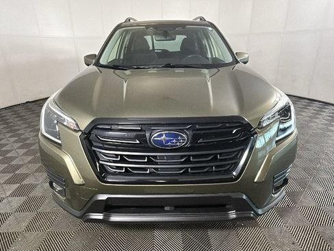 Used 2023 Subaru Forester Premium AWD/4WD image 9