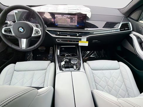 New 2027 BMW X7 xDrive40i w/ M Sport Package AWD/4WD image 16