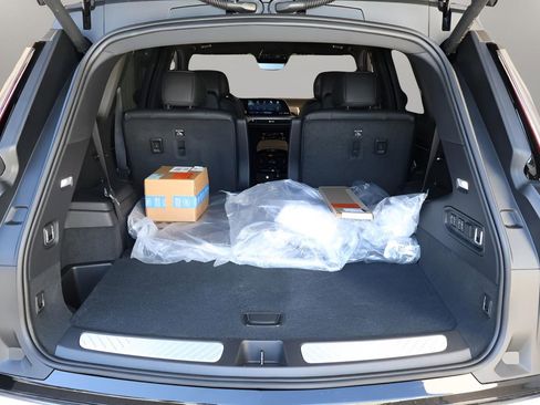 New 2026 Cadillac Vistiq Luxury image 18