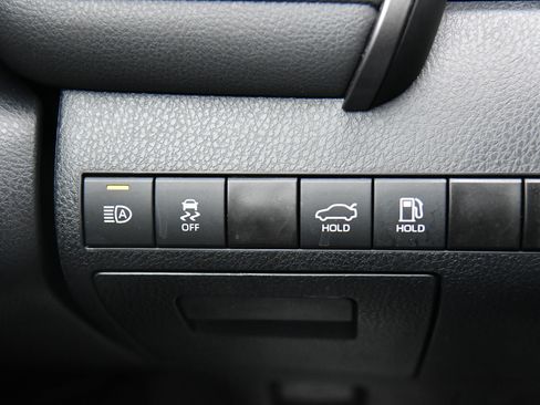 Used 2024 Toyota Camry SE w/ Convenience Package image 32