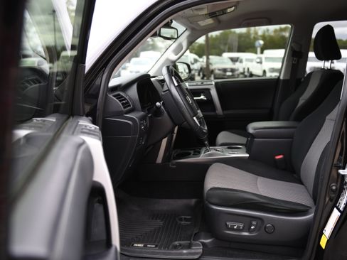 Used 2020 Toyota 4Runner SR5 image 7