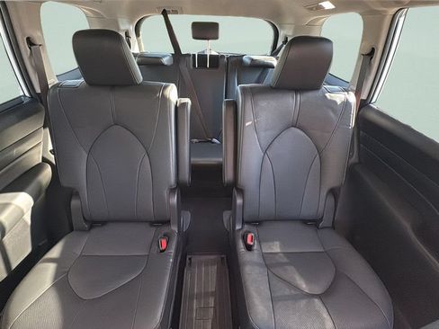 Used 2024 Toyota Grand Highlander AWD Hybrid image 10