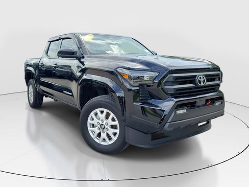 Certified 2025 Toyota Tacoma SR5 RWD image 2