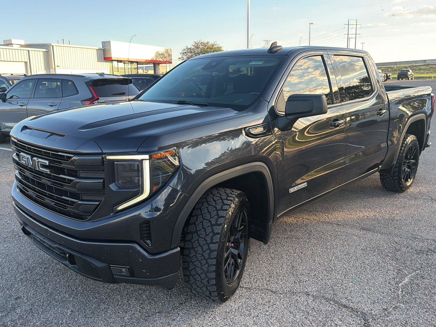 Used 2023 GMC Sierra 1500 Elevation AWD/4WD image 7