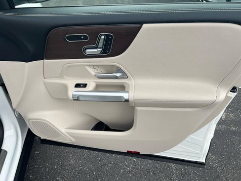 Used 2022 Mercedes-Benz GLB 250 4MATIC image 20