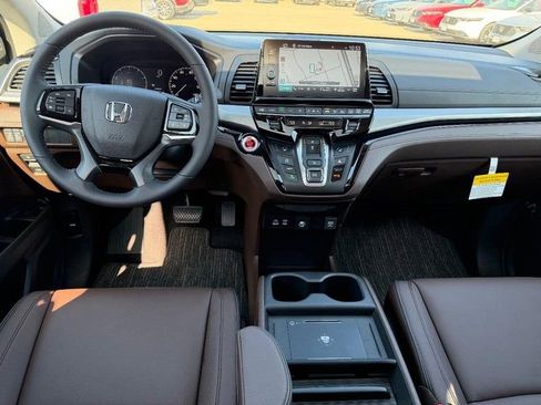 New 2026 Honda Odyssey Touring image 14