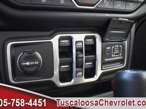 Used 2018 Jeep Wrangler Unlimited Sport S image 34