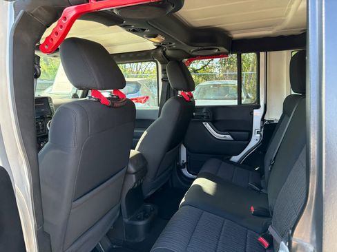 Used 2012 Jeep Wrangler Unlimited Sahara w/ Dual Top Group AWD/4WD image 6
