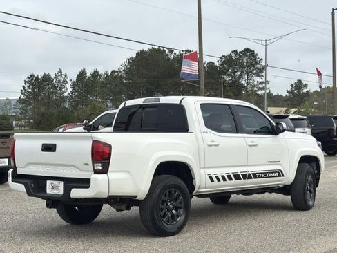 Used 2023 Toyota Tacoma SR5 w/ Technology Package RWD image 11