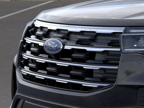 New 2025 Ford Explorer Active image 17