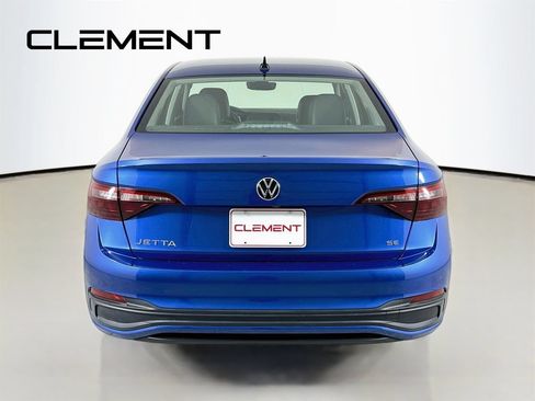 Used 2023 Volkswagen Jetta SE FWD image 8