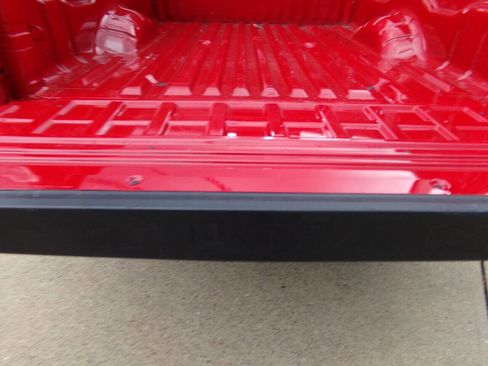 Used 2021 Nissan Titan SV w/ SV Convenience Package image 16