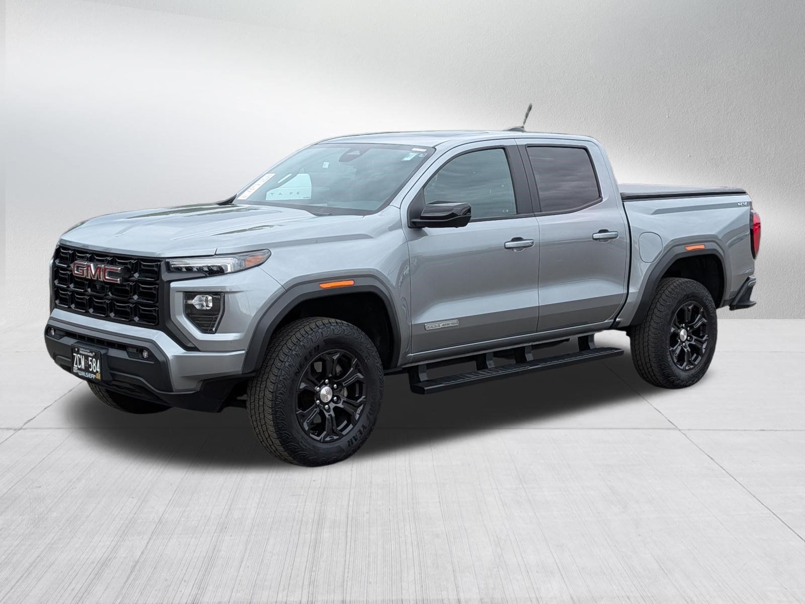 Used 2024 GMC Canyon Elevation w/ Elevation Premium Package AWD/4WD image 3