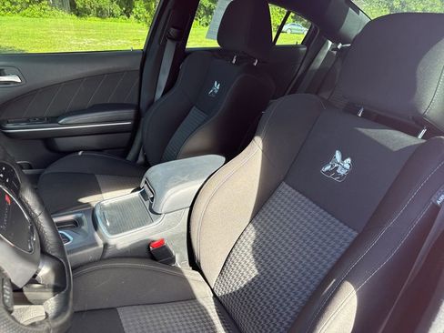 Used 2022 Dodge Charger Scat Pack w/ Dynamics Package RWD image 10