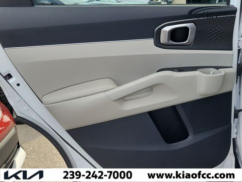 Certified 2023 Kia Sorento S FWD image 16
