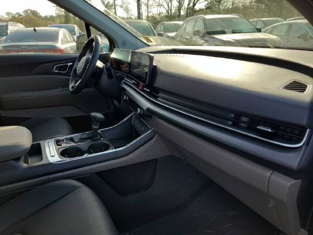 New 2026 Kia Carnival EX FWD image 33