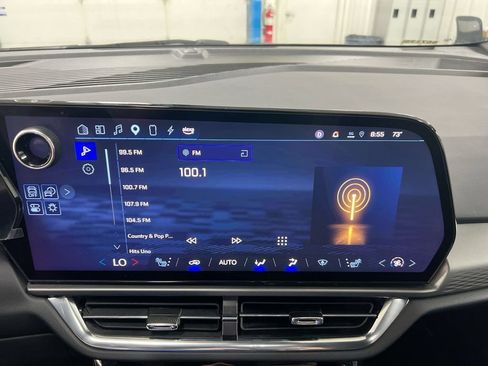 Used 2025 Chevrolet Equinox EV LT w/ Comfort Package AWD/4WD image 14