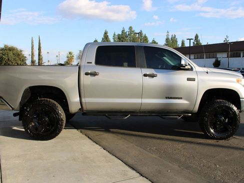 Used 2016 Toyota Tundra SR5 image 9
