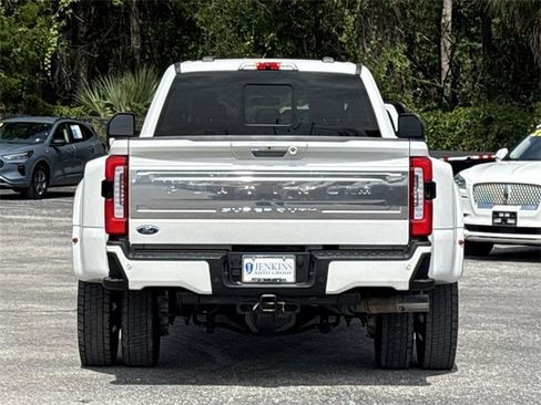 Certified 2023 Ford F450 Platinum w/ FX4 Off-Road Package image 6