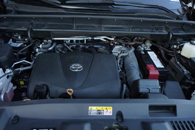 Used 2022 Toyota Highlander LE AWD/4WD image 30
