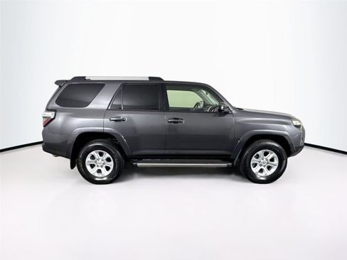 Used 2019 Toyota 4Runner SR5 AWD/4WD image 9