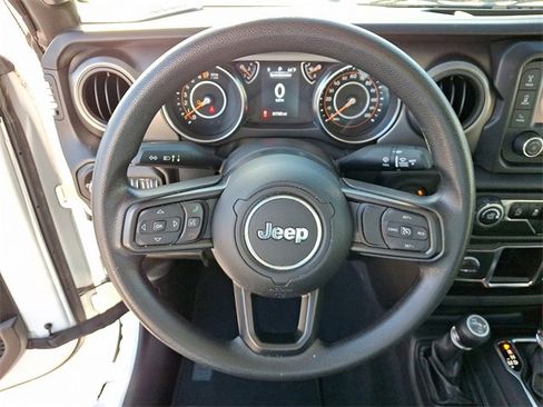 Used 2021 Jeep Gladiator Sport image 19