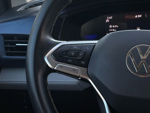 Used 2024 Volkswagen Taos SE image 13