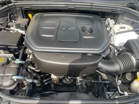 Used 2021 Jeep Grand Cherokee Laredo image 19