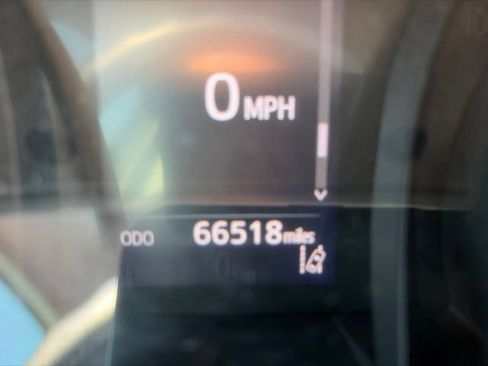 Used 2018 Toyota Camry LE FWD image 15