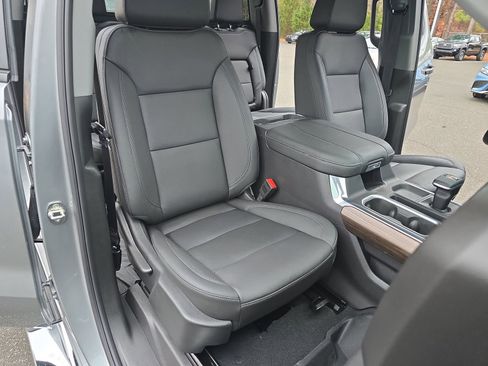 Used 2024 Chevrolet Silverado 1500 LT Trail Boss w/ Convenience Package II image 16