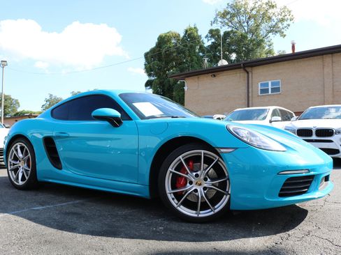 Used 2018 Porsche 718 Cayman S image 3