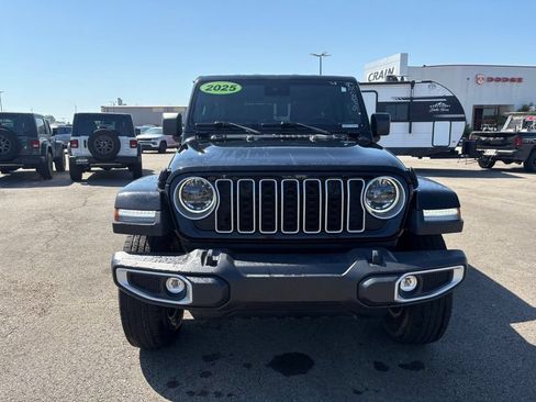 Used 2025 Jeep Wrangler Unlimited Sahara AWD/4WD image 2
