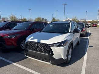 Used 2025 Toyota Corolla Cross LE w/ Moonroof Package video 1