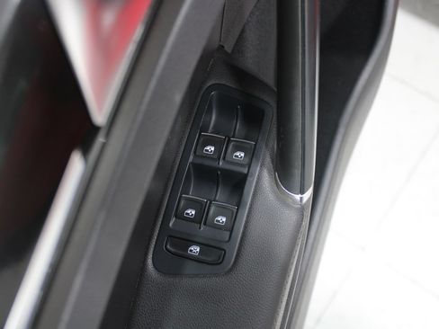 Used 2018 Volkswagen Golf R 4-Door AWD/4WD image 44