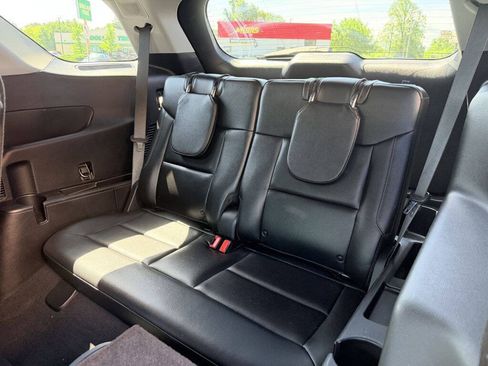 Used 2021 Ford Explorer Limited w/ Equipment Group 301A AWD/4WD image 6
