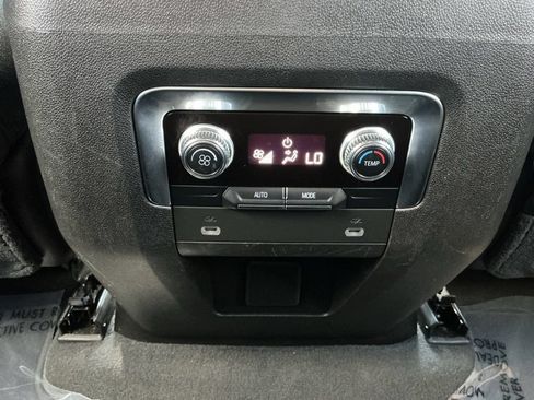 Used 2021 GMC Yukon SLE AWD/4WD image 30