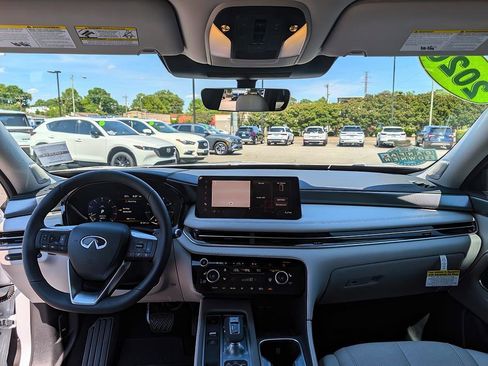 Certified 2026 INFINITI QX60 Luxe w/ Family Package AWD/4WD image 11