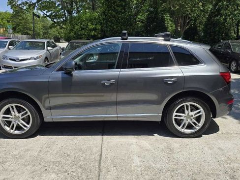 Used 2016 Audi Q5 2.0T Premium Plus w/ Technology Package AWD/4WD image 2