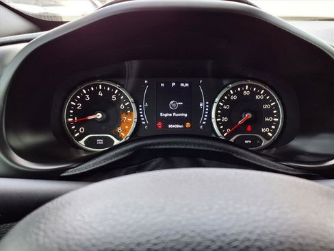 Used 2018 Jeep Renegade Latitude w/ Popular Equipment Group image 13