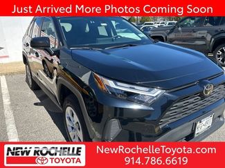 Used 2024 Toyota RAV4 LE video 1