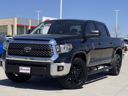 Used 2020 Toyota Tundra SR5 w/ SR5 Upgrade Package image 2