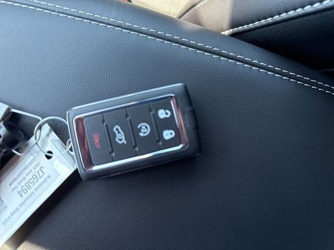 New 2025 Jeep Grand Cherokee Altitude image 30