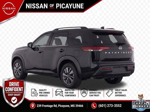 Used 2024 Nissan Pathfinder SV FWD image 3