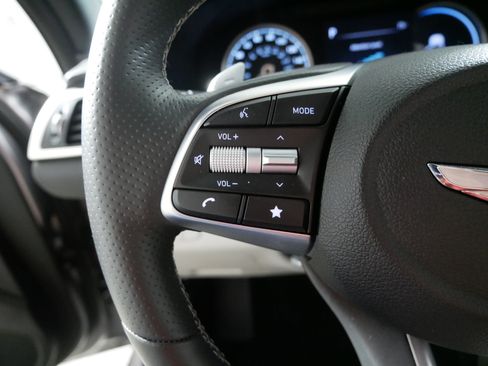 Used 2023 Genesis G70 2.0T AWD/4WD image 27